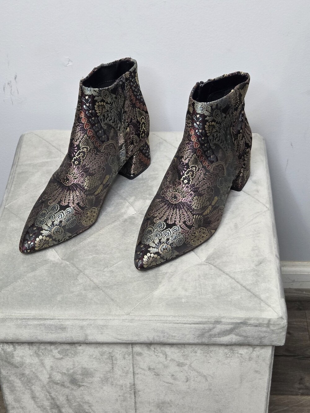 Alex Marie Tionna Block Heel Ankle Booties in Brocade Sz 9